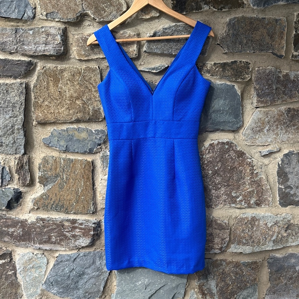 Mac Duggal Vintage Sleeveless V-Neck Mini Sheath Dress in Royal Blue Size 6 - Picture 2 of 9